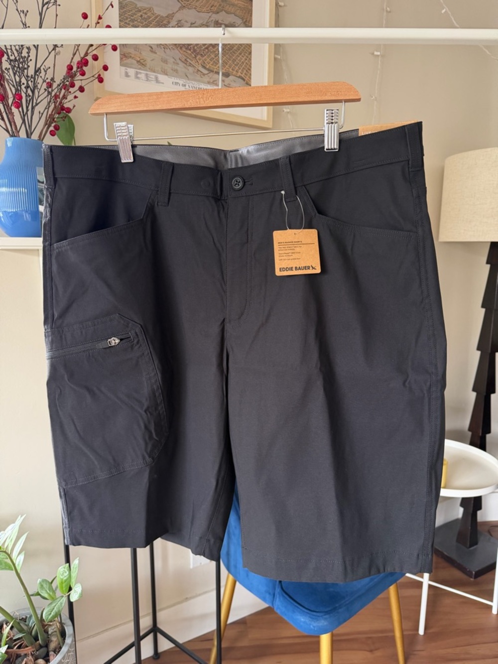 Eddie Bauer Rainer Men's Black Performance Cargo Shorts UPF Protection